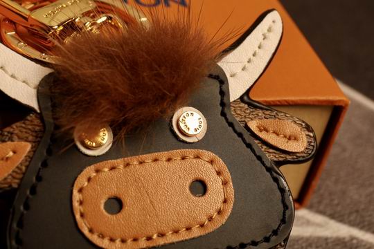 LV keyring 水貂毛小牛  (3)