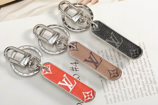 LV keyring 滑板 (1)