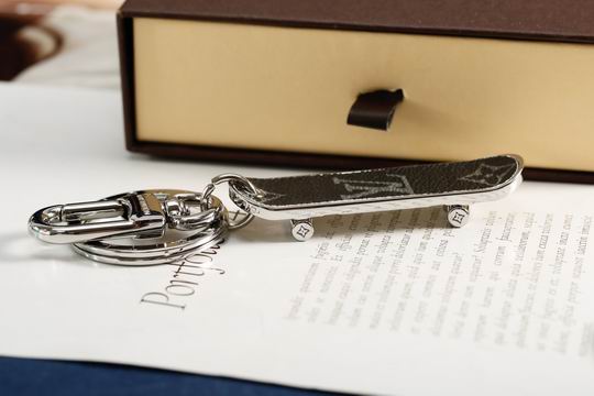 LV keyring 滑板 (6)