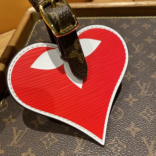 LV keyring 红心扑克牌 (5)