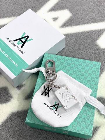 LV keyring 麻将雕塑 (1)