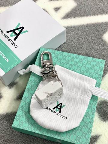 LV keyring 麻将雕塑 (8)