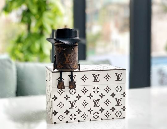 LV keyring 03lyh103 (2)