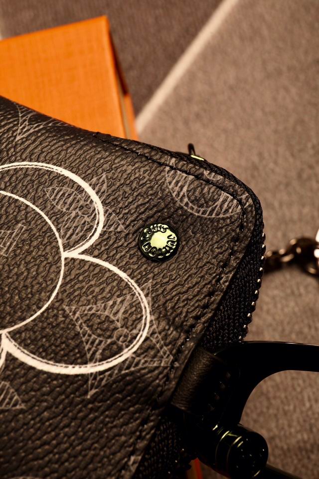 LV keyring 03lyh105  (9)