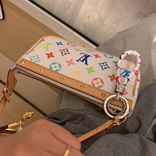 LV keyring 03lyh234 (8)
