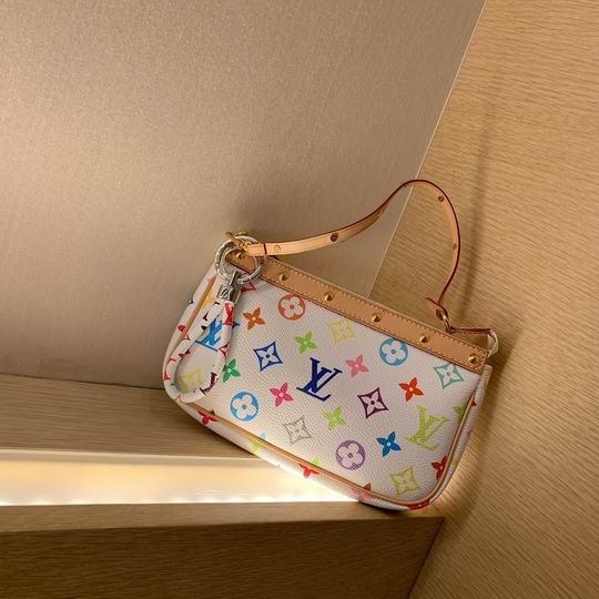 LV keyring 03lyh234 (9)