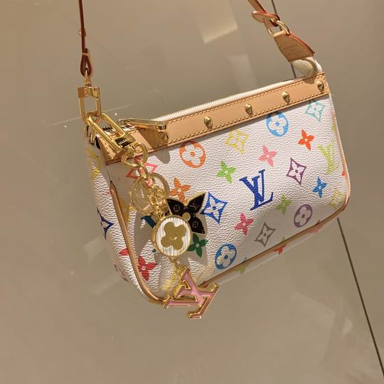 LV keyring 03lyh237 (7)