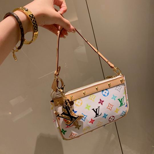 LV keyring 03lyh237 (9)