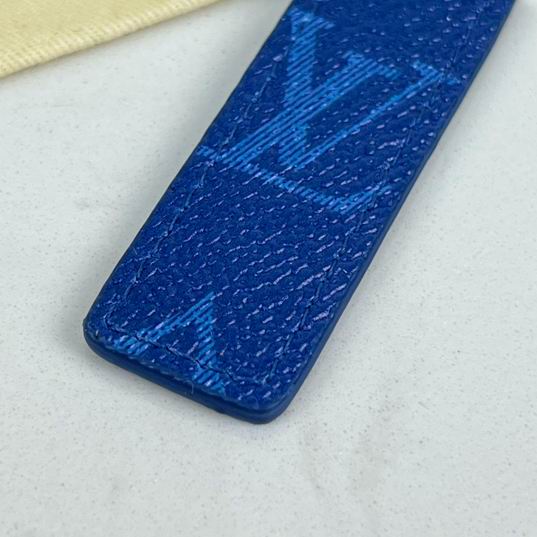 LV keyring 03lyh257 (18)