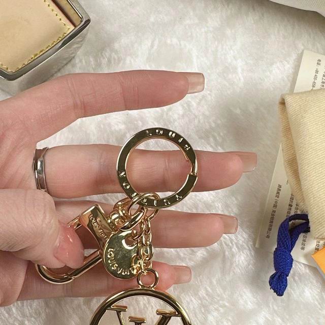 LV keyring 03lyh264 (7)