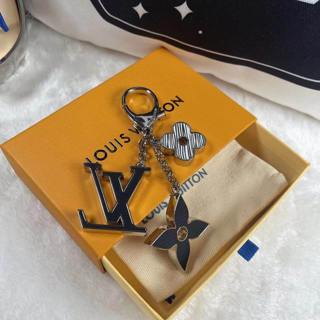 LV keyring 03lyh265 (5)