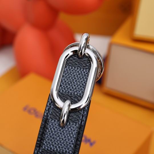 LV keyring 03lyh282 (10)