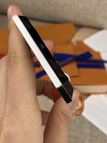 LV keyring 03lyh290 (19)