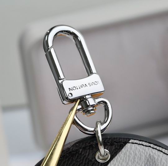LV keyring 03lyh293 (3)
