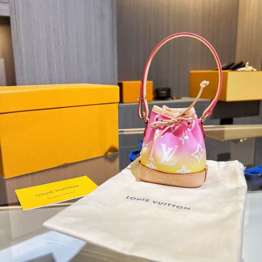 LV keyring 03lyh71 (16)