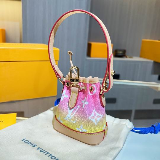 LV keyring 03lyh71 (18)