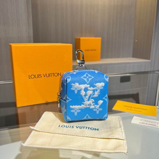 LV keyring 03lyh72 (7)