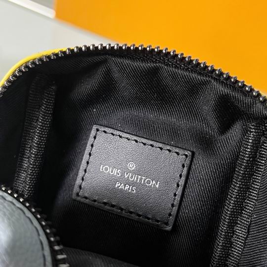 LV keyring 03lyh73 (16)