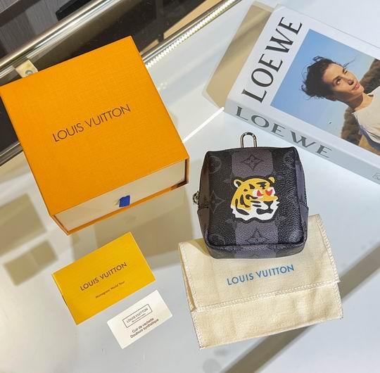 LV keyring 03lyh73 (2)