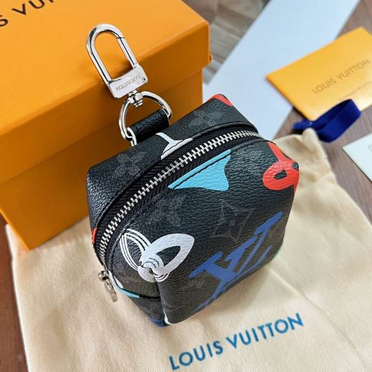 LV keyring 03lyh73 (25)