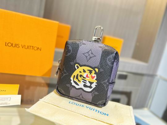 LV keyring 03lyh73 (4)