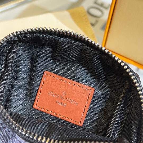 LV keyring 03lyh73 (9)