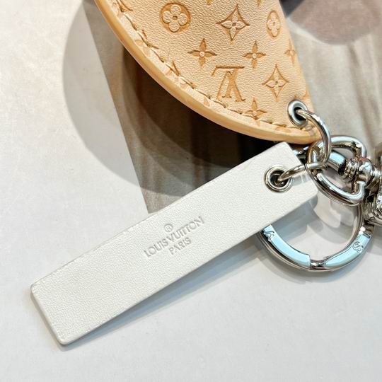 LV keyring 03lyh74 (9)