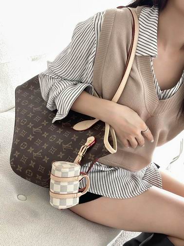 LV keyring 03lyh75 (2)