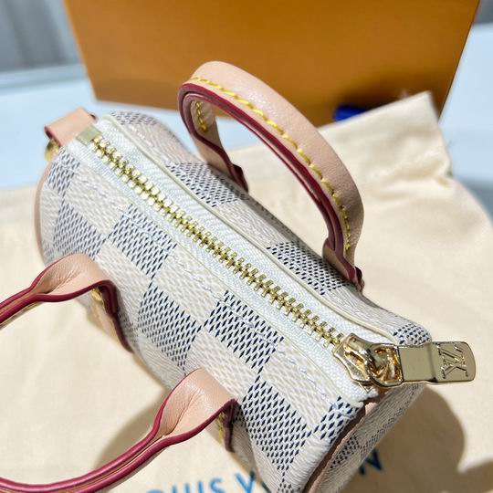 LV keyring 03lyh75 (5)