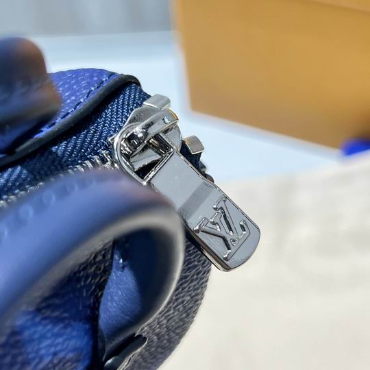 LV keyring 03lyh76 (17)