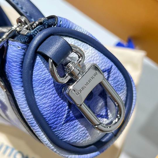 LV keyring 03lyh76 (7)