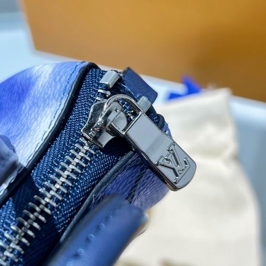 LV keyring 03lyh76 (8)