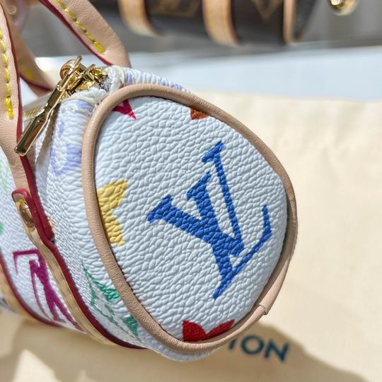 LV keyring 03lyh77 (8)