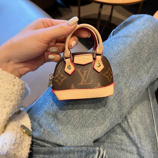 LV keyring 03lyh79 (8)