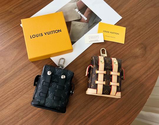 LV keyring 03lyh80 (2)