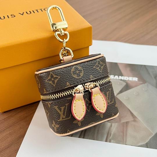 LV keyring 03lyh82 (9)