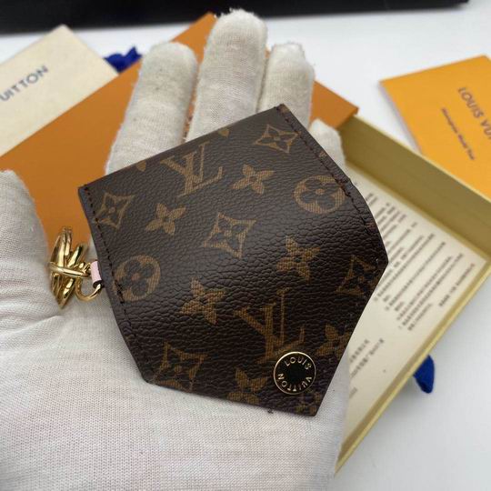 LV keyring 03lyh84 (4)