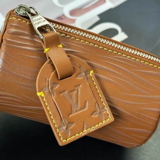 LV keyring 03lyh85 (7)