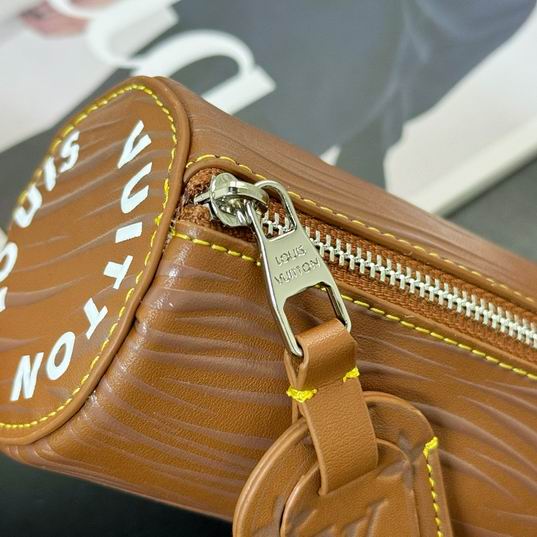 LV keyring 03lyh85 (8)