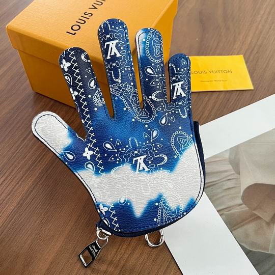 LV keyring 03lyh86 (3)