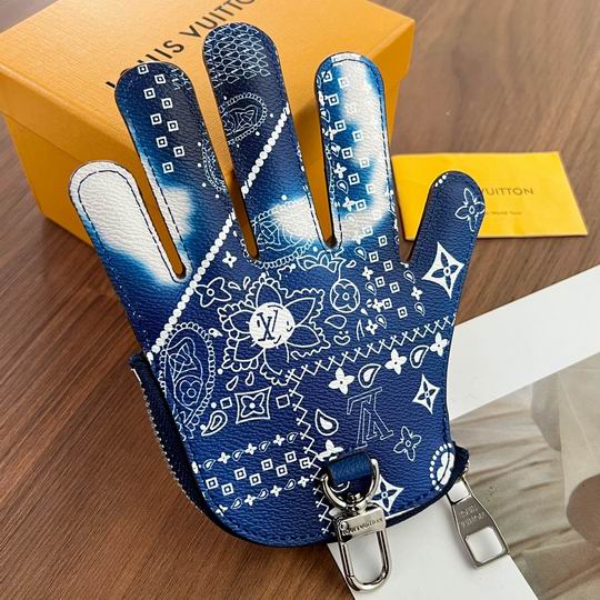 LV keyring 03lyh86 (4)