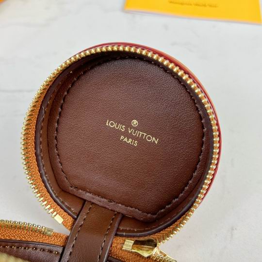 LV keyring 03lyh87 (5)