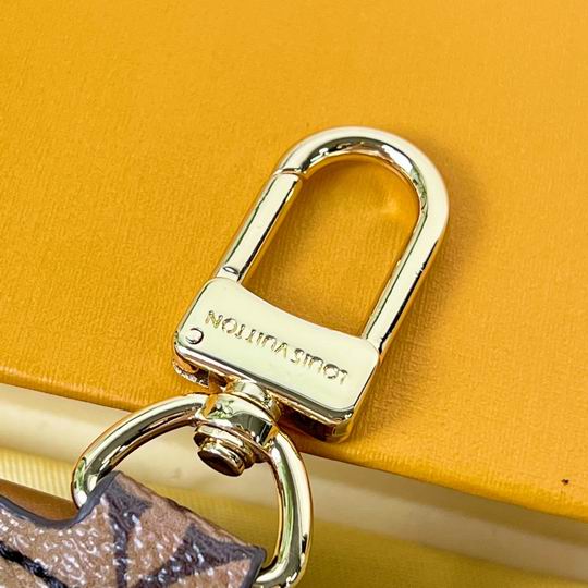 LV keyring 03lyh87 (9)