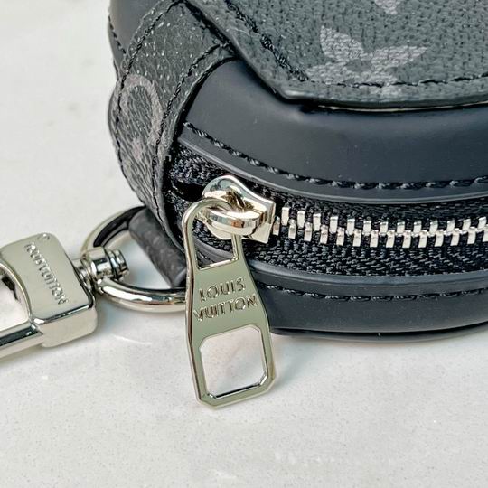 LV keyring 03lyh89 (6)
