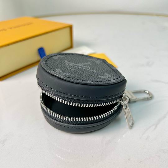 LV keyring 03lyh89 (8)