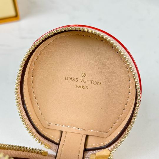 LV keyring 03lyh90 (5)