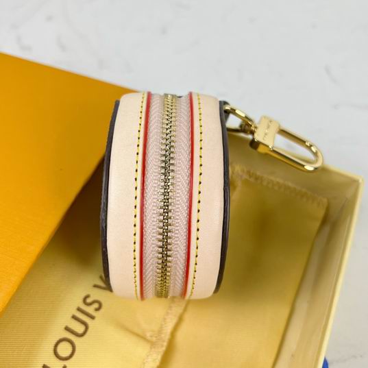 LV keyring 03lyh90 (9)