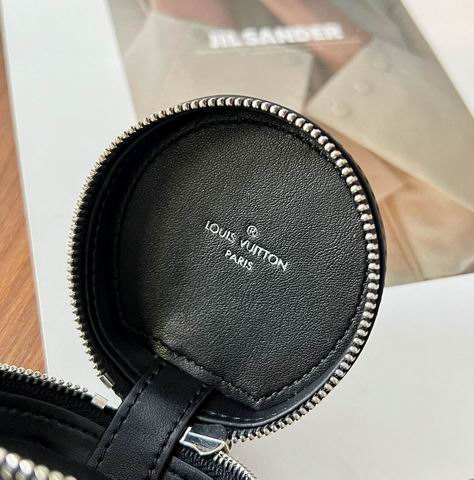 LV keyring 03lyh91 (7)