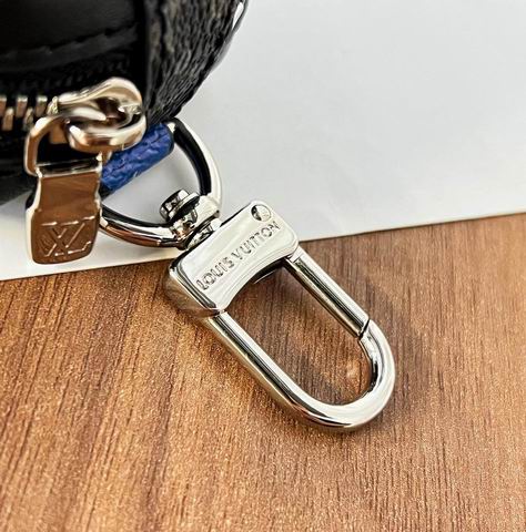 LV keyring 03lyh91 (9)