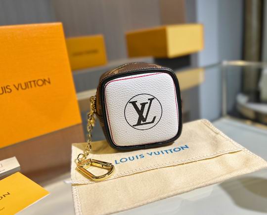 LV keyring 03lyh92  (2)